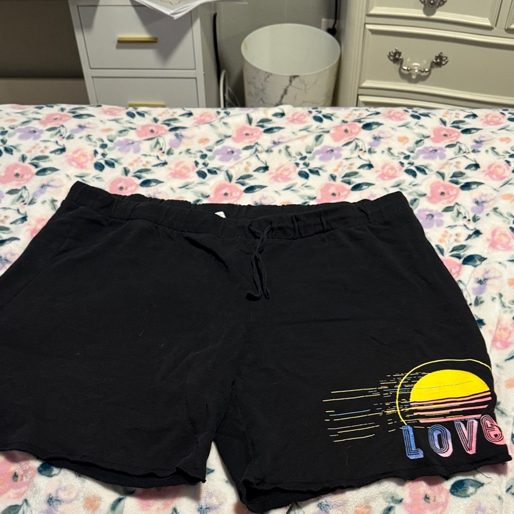 Black Love Graphic Women's Shorts